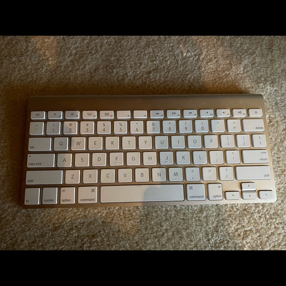 Apple Magic Keyboard - Picture 2 of 3